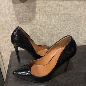 Black stiletto heels size 8